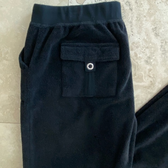 Black hoodie with matching bottoms/sweatsuit - Picture 5 of 7